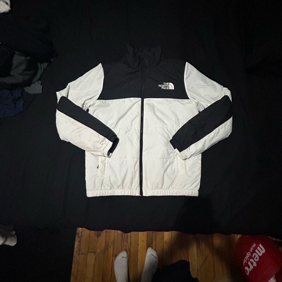 The North Face Puffer Jacket - Picture 3 of 4